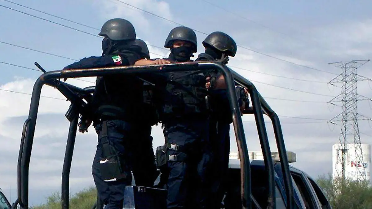 Policías municipales en operativo de vigilancia