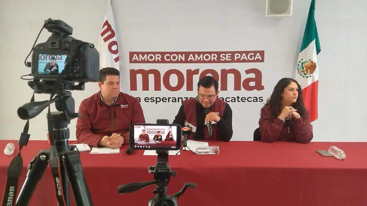Conferencia de prensa morena