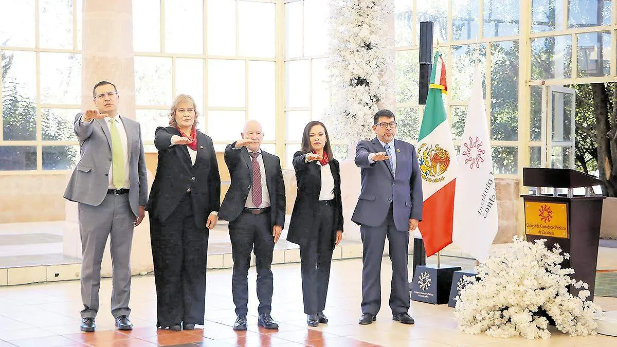 Toma de protesta de Colegio de Contadores Públicos