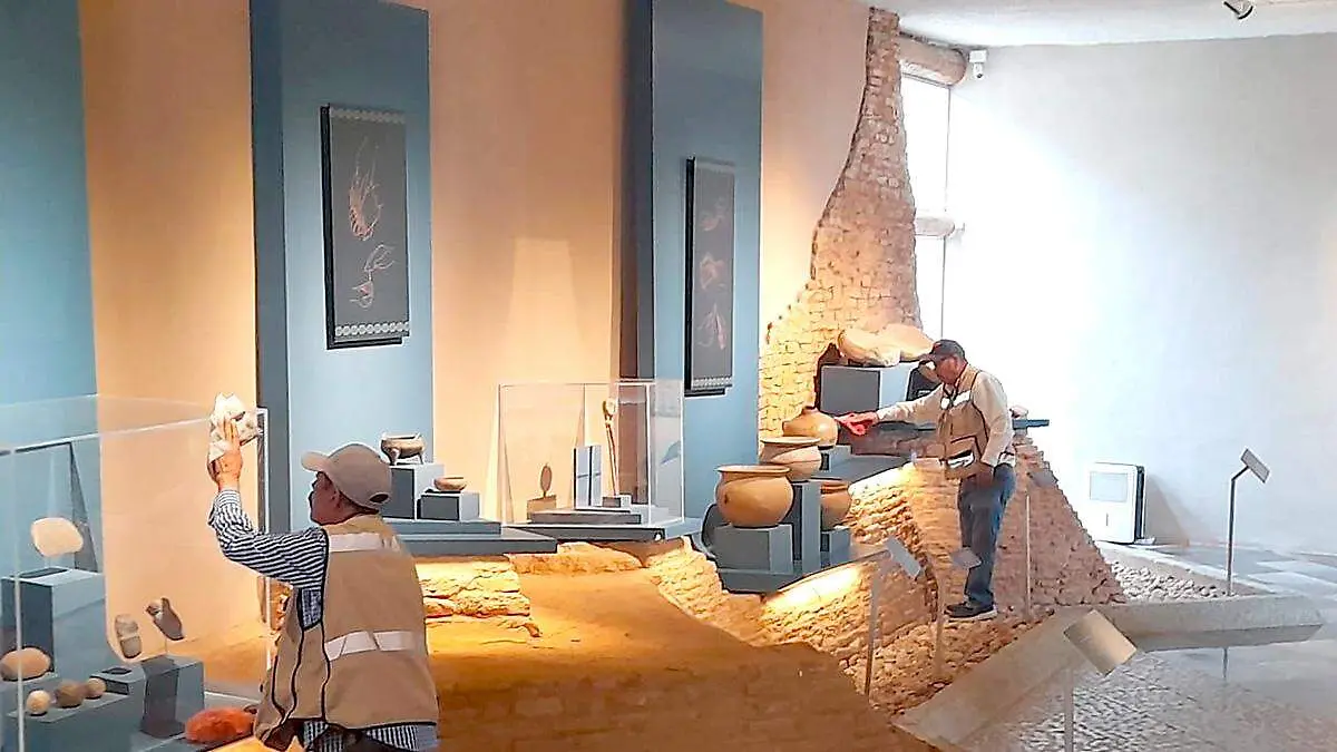 Personal de la SOP realiza labores de limpieza en Museo de La Quemada