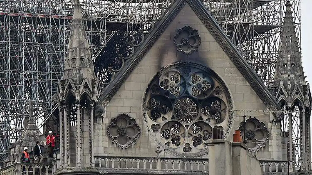 notredame-incendio-afp