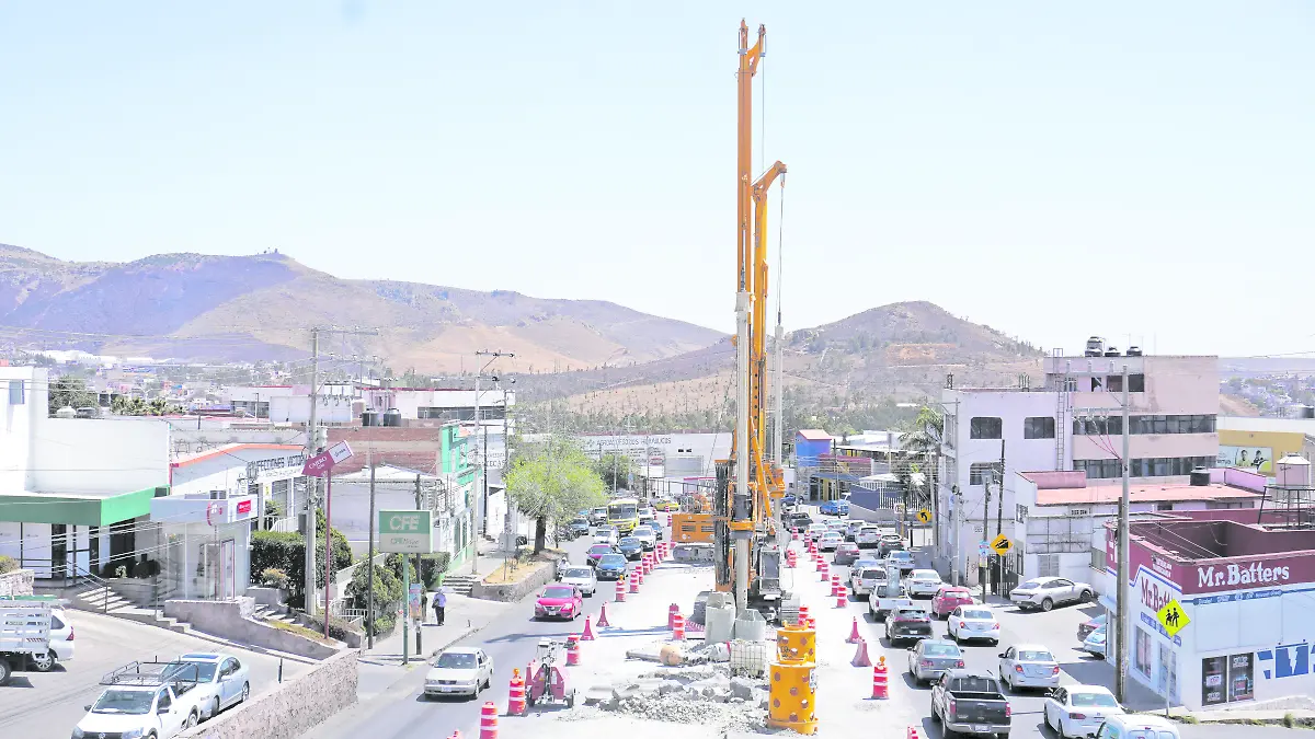 Obras de construcción segundo piso en Zacatecas