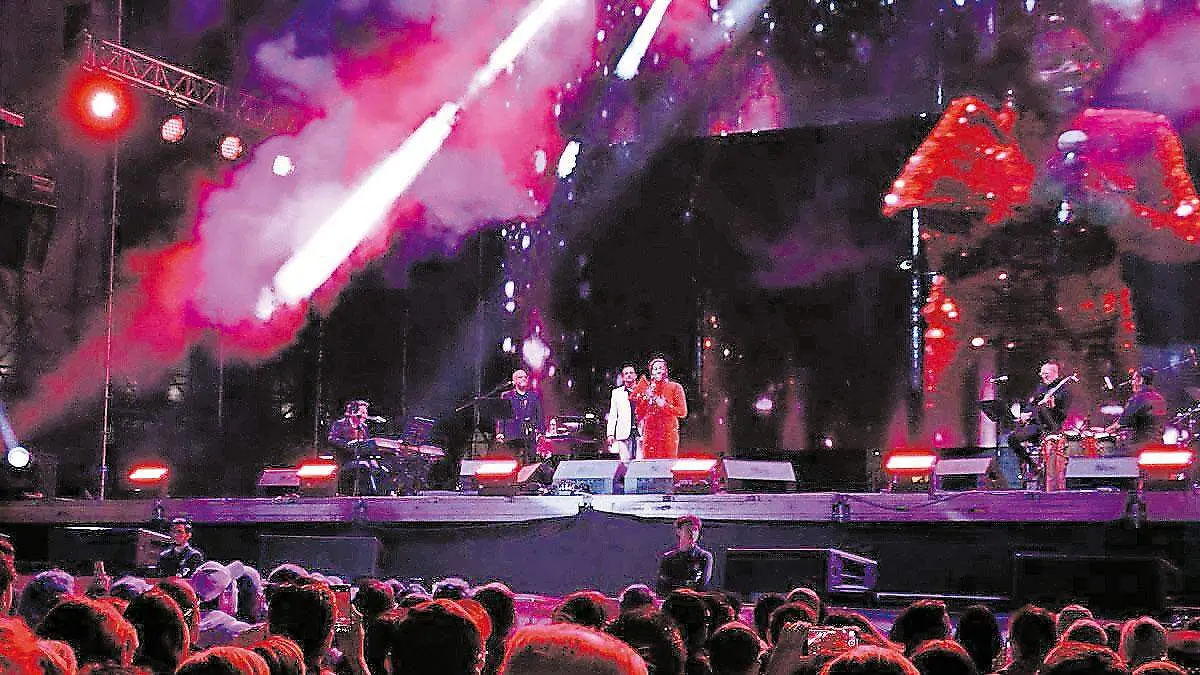 Buika inaugura la máxima fiesta cultural en Zacatecas