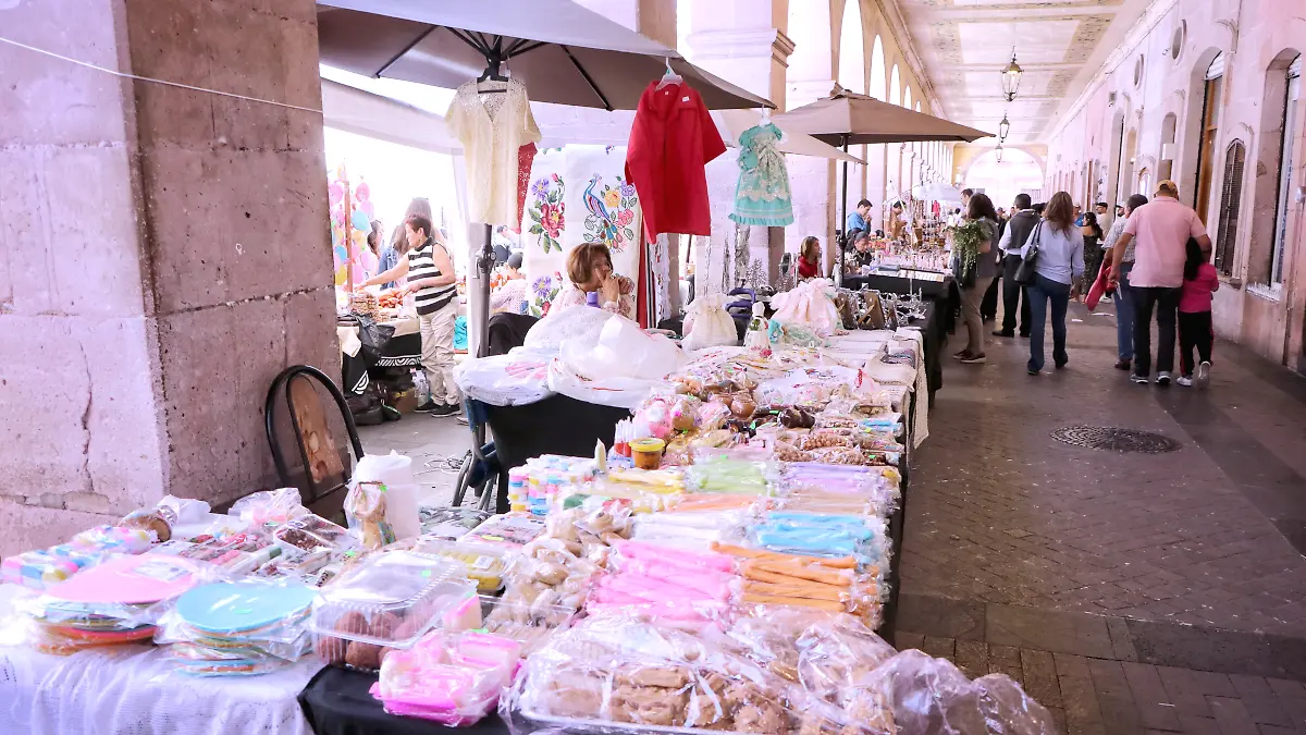 Personas en el centro de Zacatecas