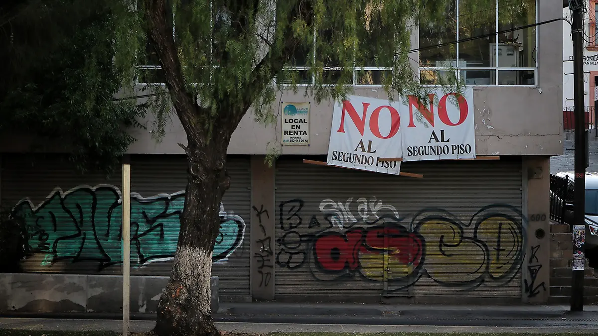 Comercios en el bulevar López Mateos