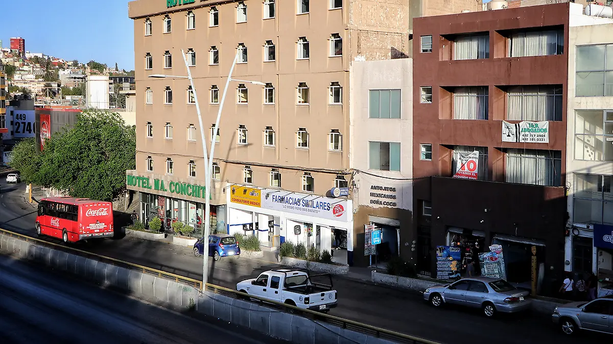 Comercios en el bulevar López Mateos