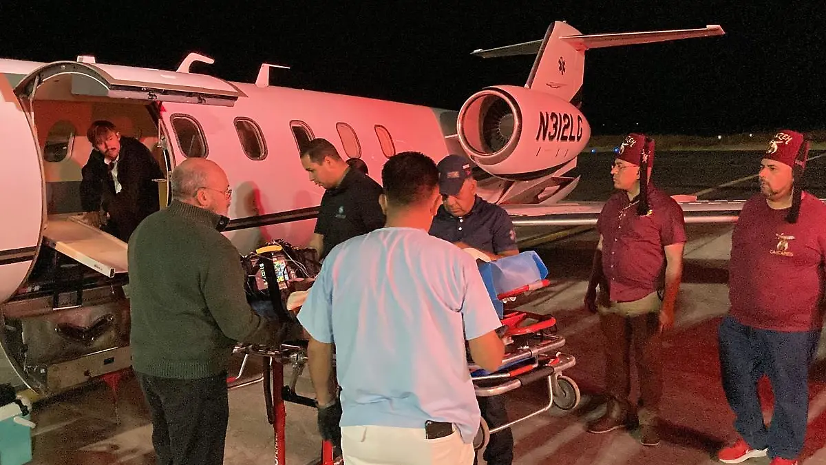 Traslado en avión a menor a Galveston