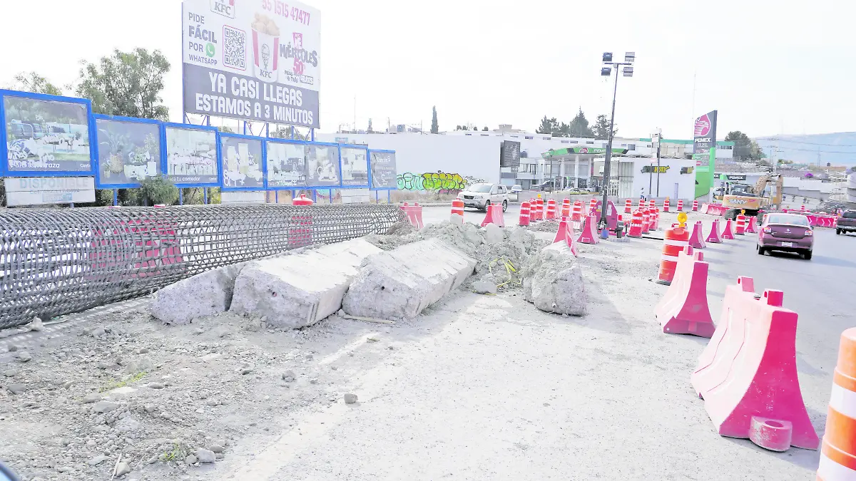Escombro en obras del segundo piso