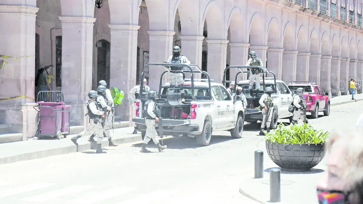 Elementos de la Guardia Nacional en el centro de Zacatecas