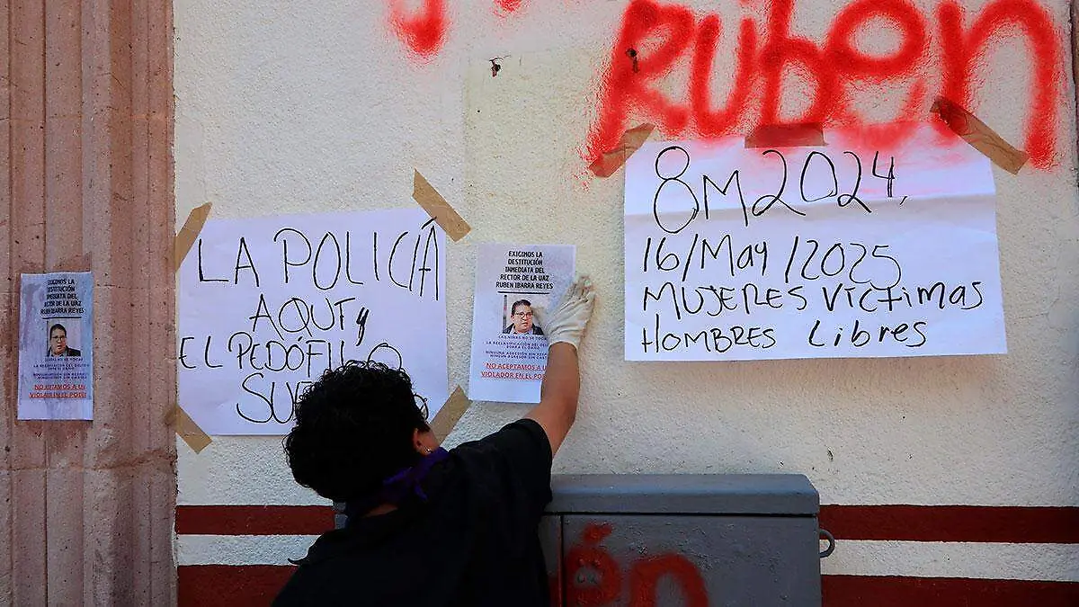 Protesta feminista en rectoría