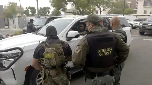 Oficiales preparando redadas antiinmigrantes en California