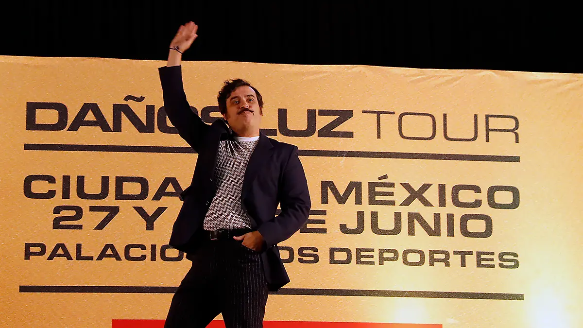 Luis Humberto Navejas, vocalista de Enjambre