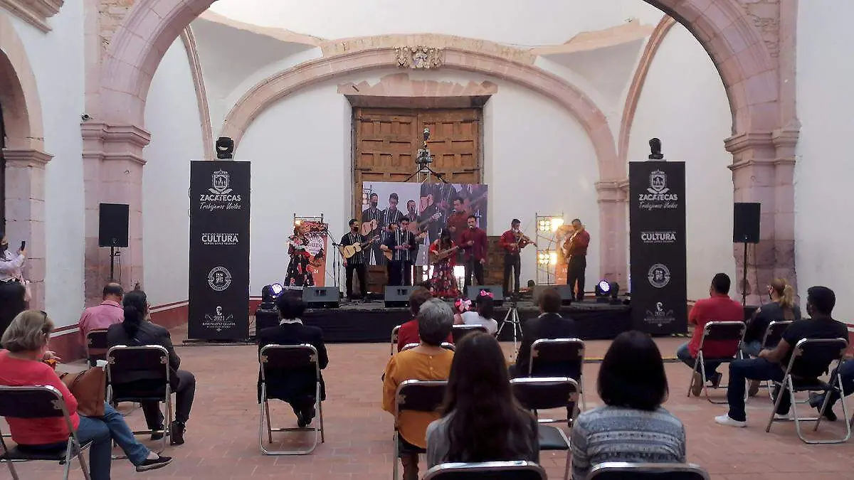 Medalla Candelario Huizar