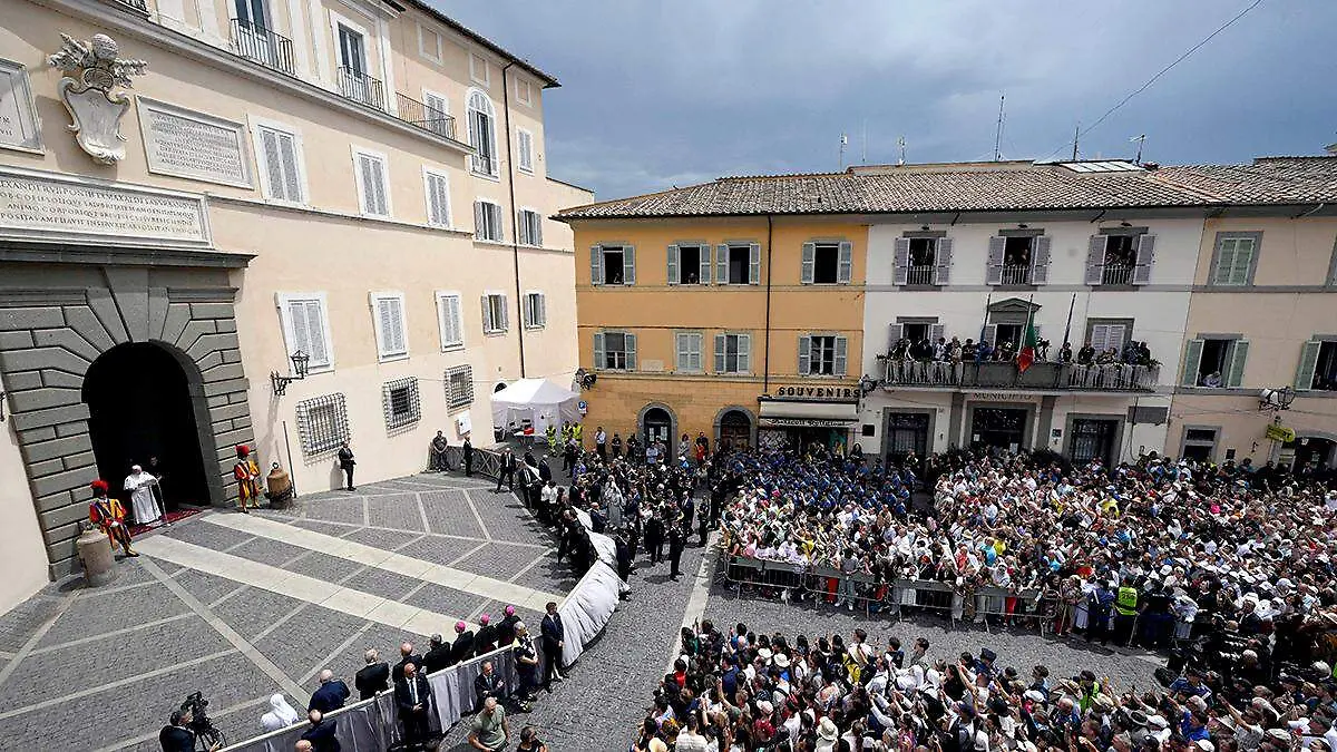 Angelus papa en Castel Gandolfo