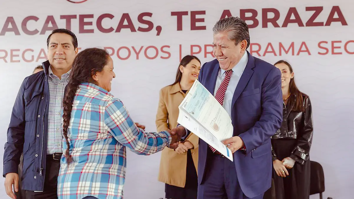 Entrega de apoyos a zacatecanos repatriados