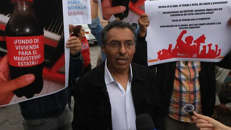 Protestas de maestros durante gira de Claudia Sheinbaum