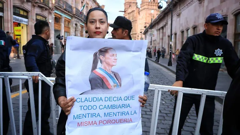 Protestas de maestros durante gira de Claudia Sheinbaum