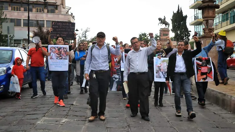 Protestas de maestros durante gira de Claudia Sheinbaum