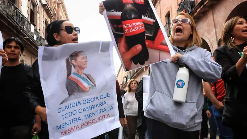 Protestas de maestros durante gira de Claudia Sheinbaum