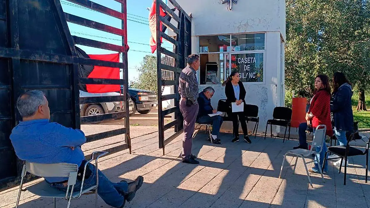 Docentes y estudiantes toman Unidad Académica de Agronomía
