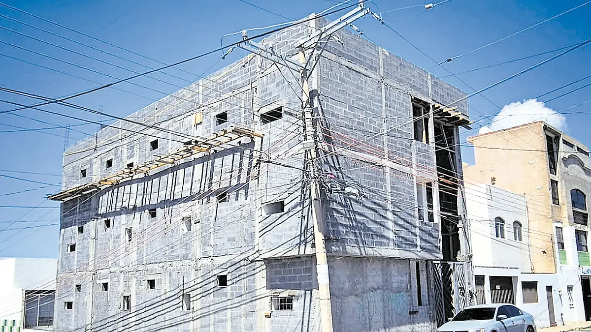 Obra de construcción suspendida