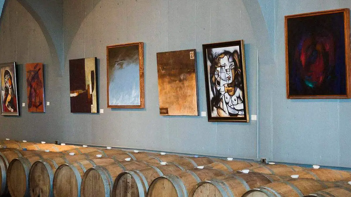 Exposición en vinícola