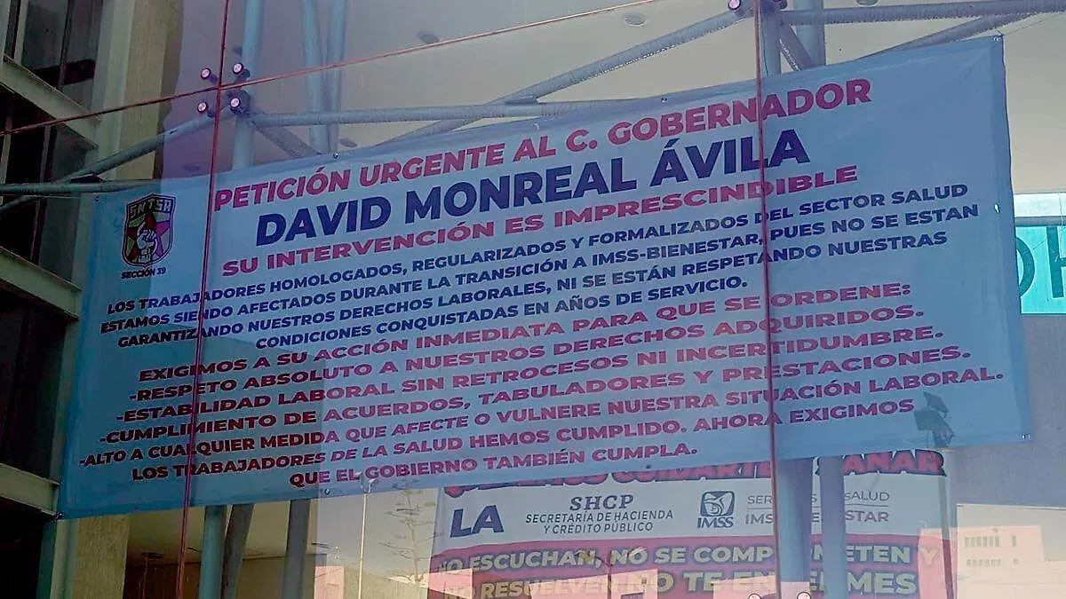 Manta de protesta en el Hospital Civil de Zacatecas