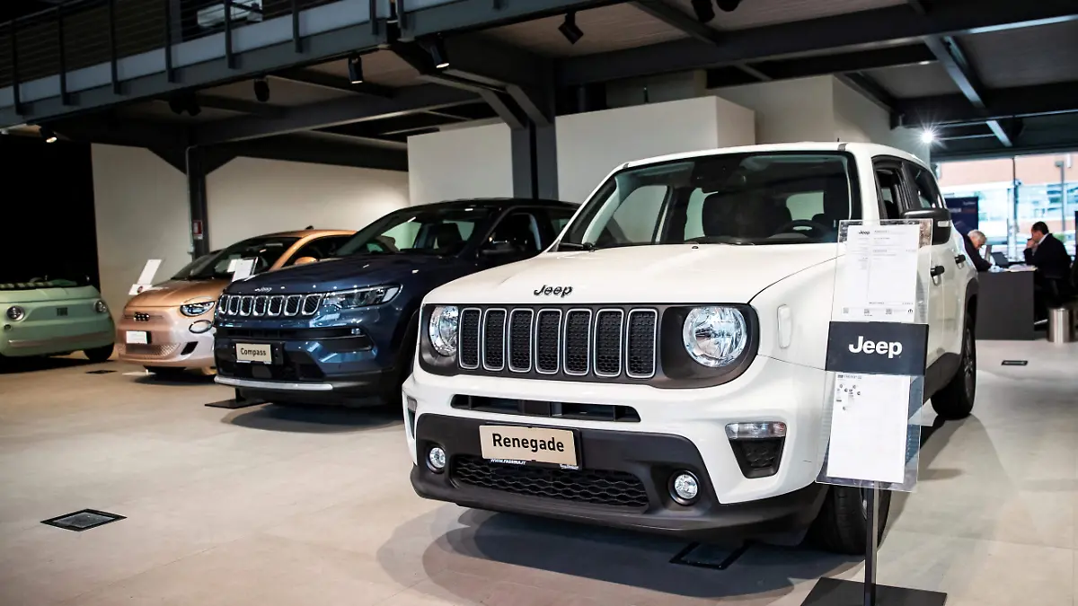 2025-11-17T124535Z_1298491429_RC2N9BAKKU4A_RTRMADP_3_AUTOS-EUROPE-ELKANN