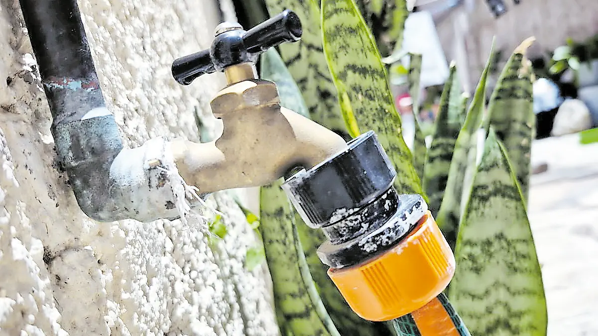 Llave de agua potable