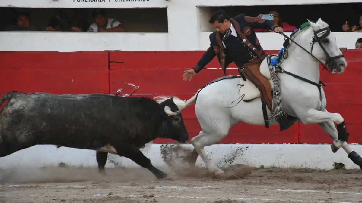 Rejoneador Cuauhtémoc Ayala
