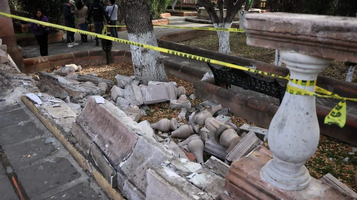 Destruyen balaustrada histórica en Zacatecas