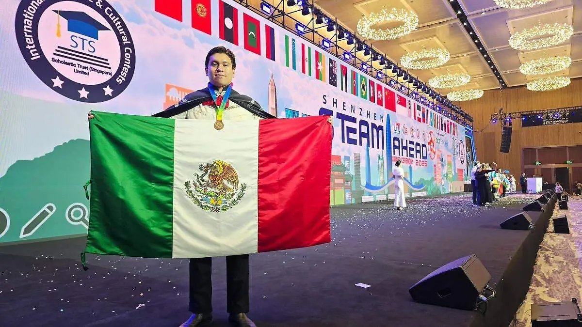 Edgardo López medallista matemático zacatecano en China