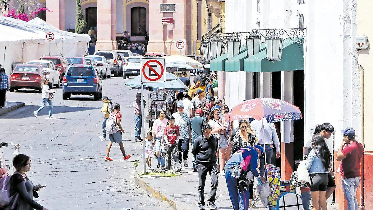 Gente en el centro de Zacatecas