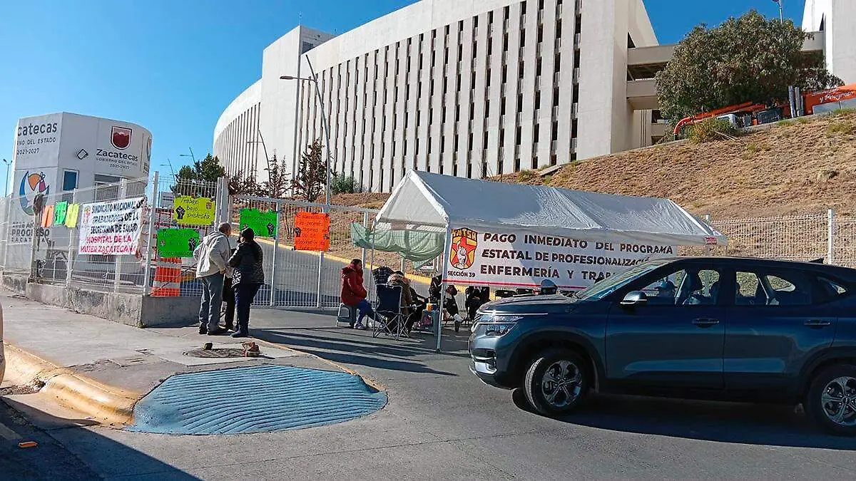 Protesta del SNTSA en Ciudad Administrativa