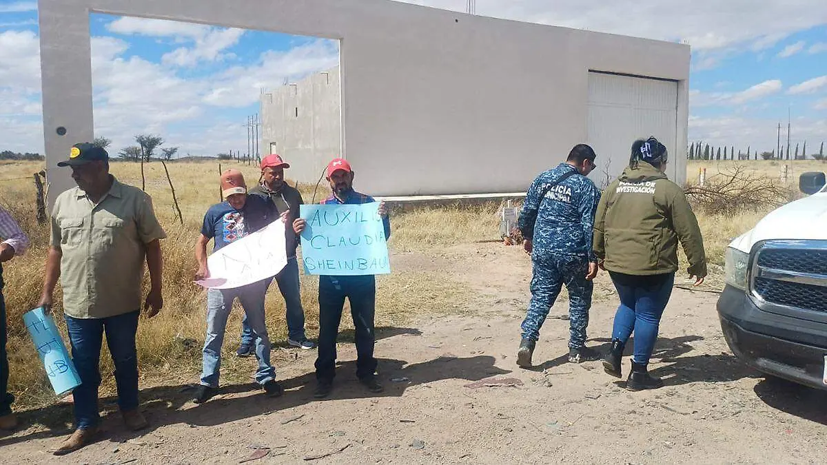 Protesta de productores de frijol en carretera de Río Grande