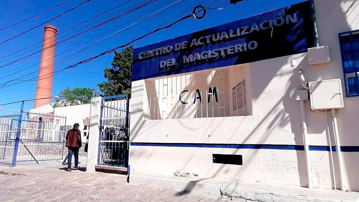 Edificio del Centro de Actualización del Magisterio