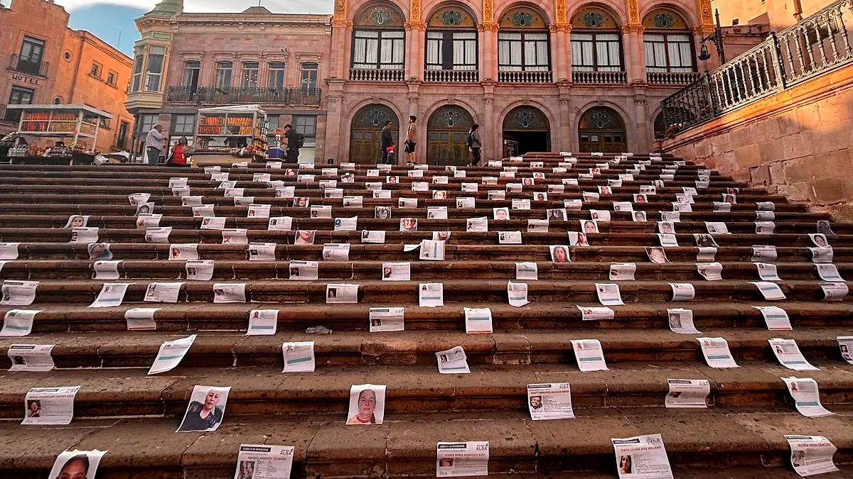 Fichas de búsqueda de mujeres desaparecidas