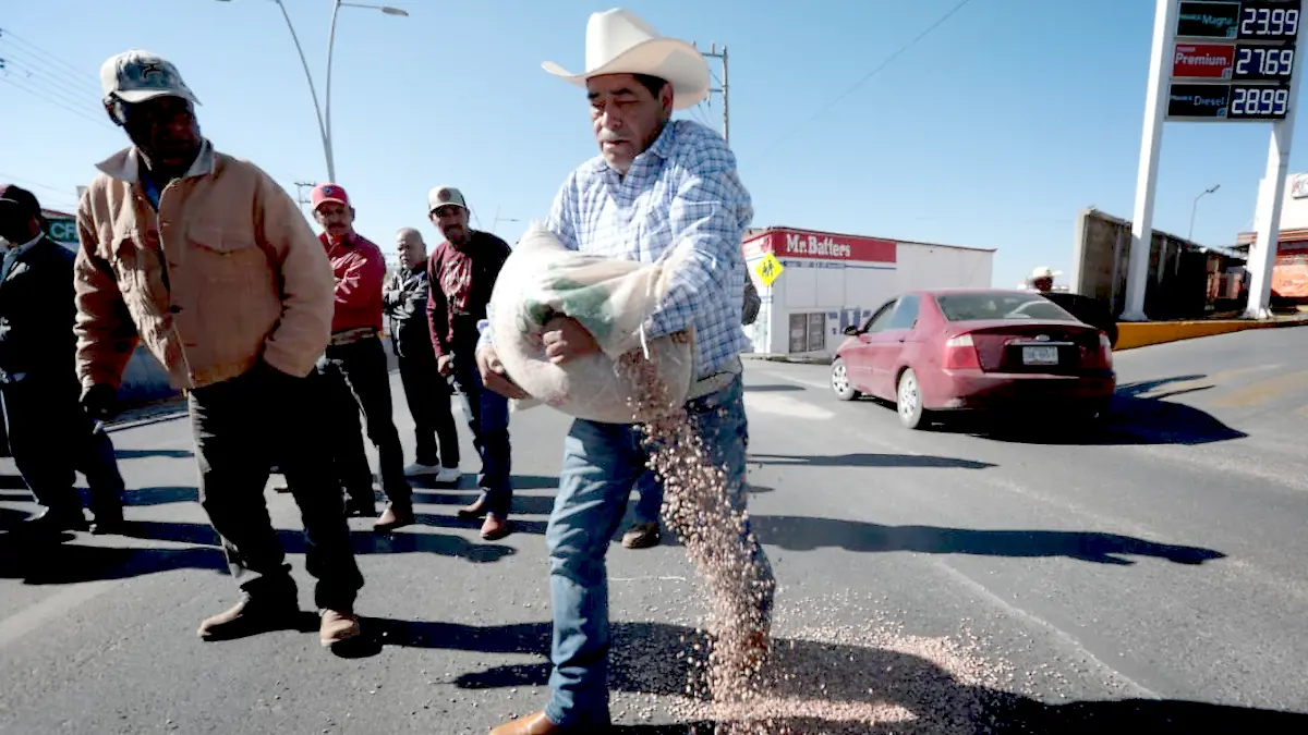 Protesta de pequeños productores de frijol en la capital de Zacatecas