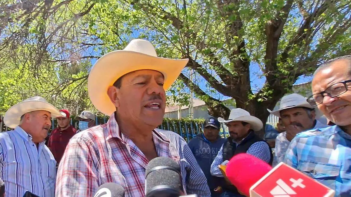 Protesta de productores exigiendo regularización de la PEUA