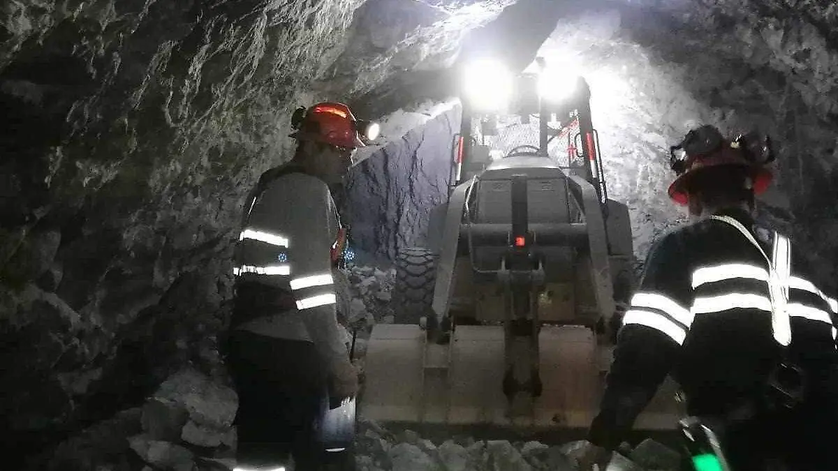 Trabajos en el interior de mina Peñoles