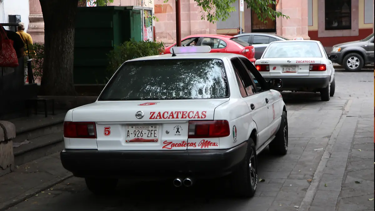Vehículo de alquiler tipo taxi en Zacatecas