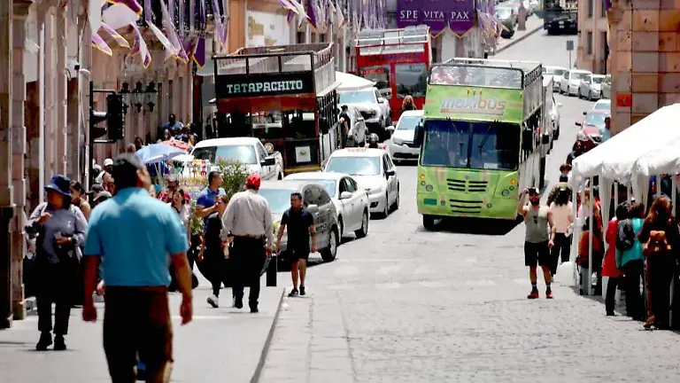 Turistas en el centro de Zacatecas