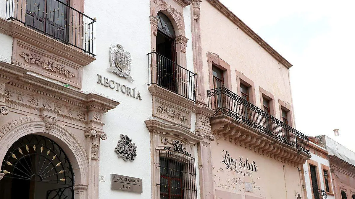 Edificio centrla de rectoría de la UAZ