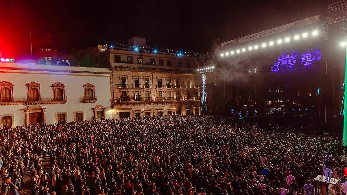 Billy Idol en la clausura del Festival Cultural