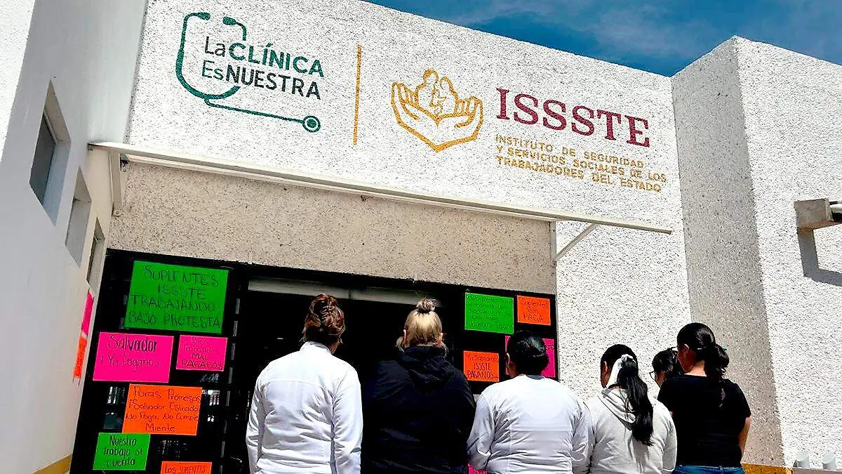 Personal suplente protesta en hospital del ISSSTE en Jerez
