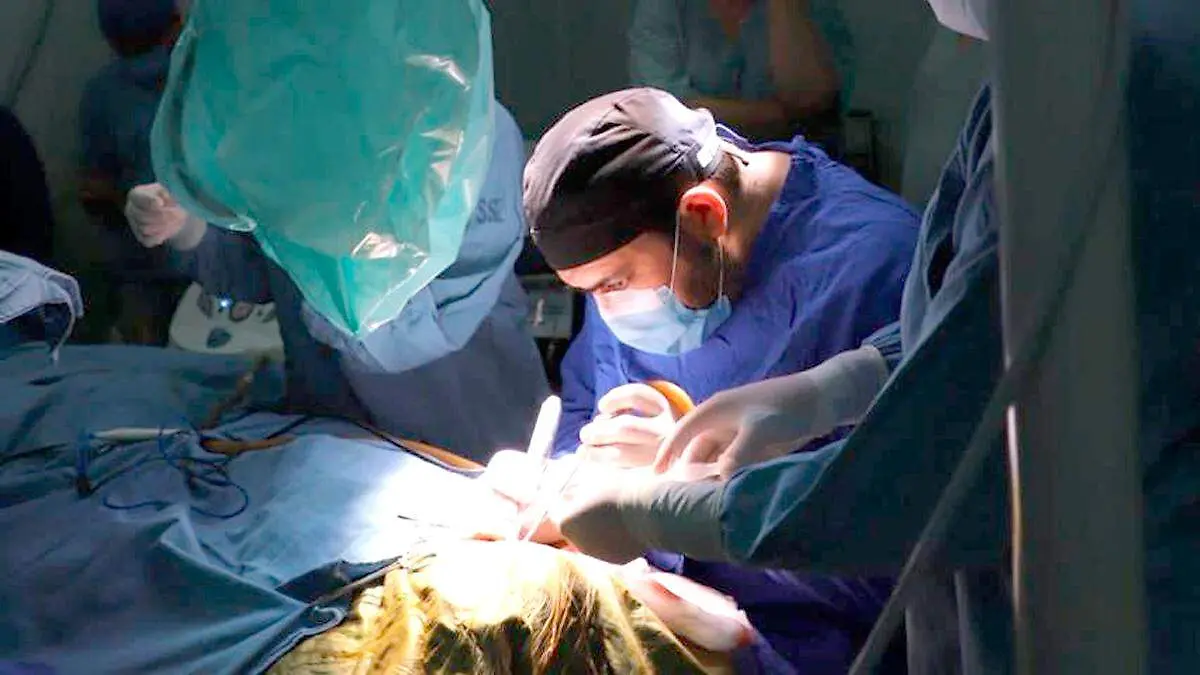 Cirugía de implantes cocleares