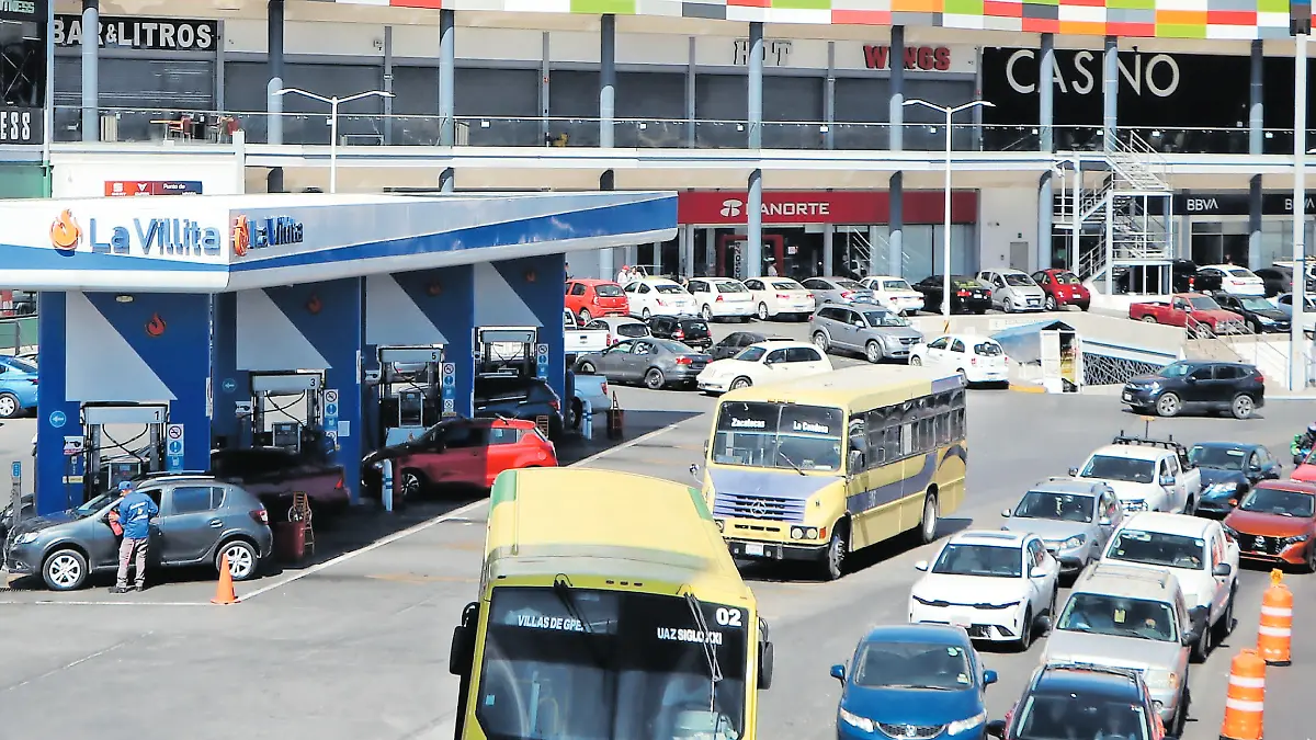 Estación de gasolina en la capital de Zacatecas