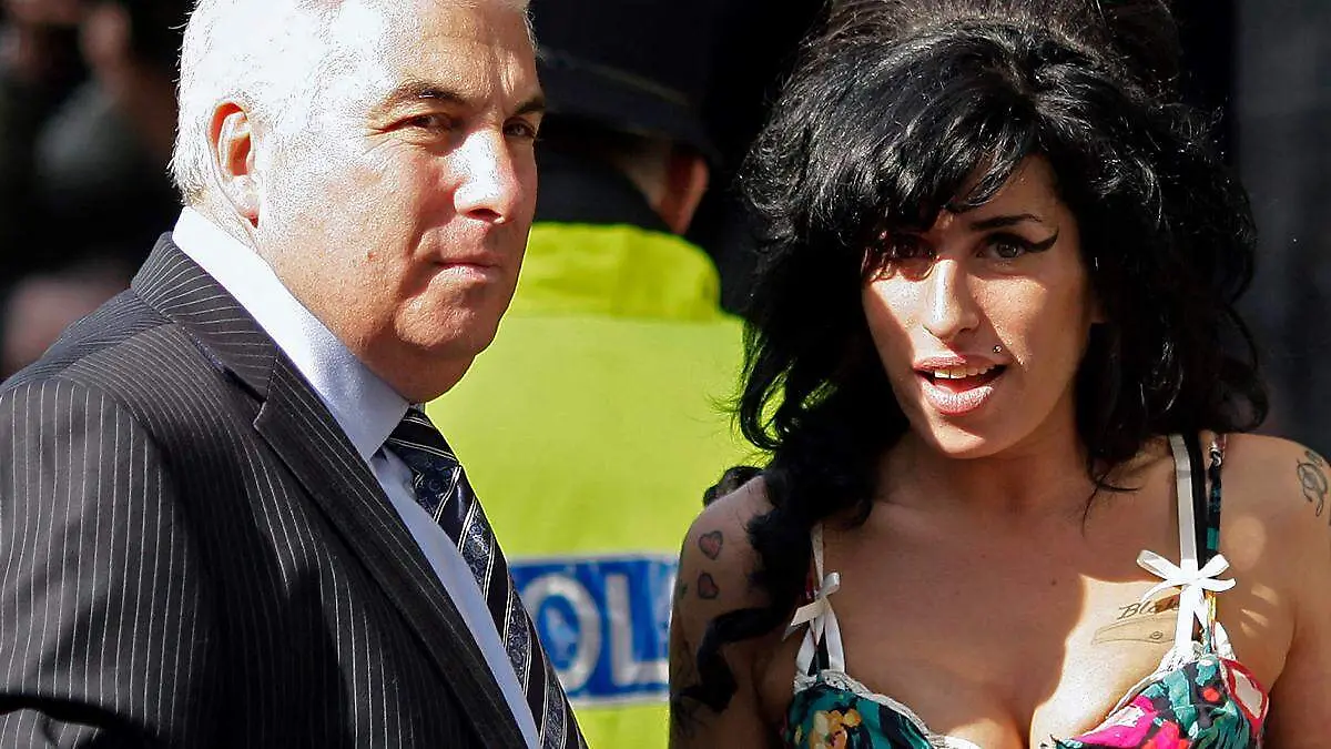 Amy Winehouse y su padre