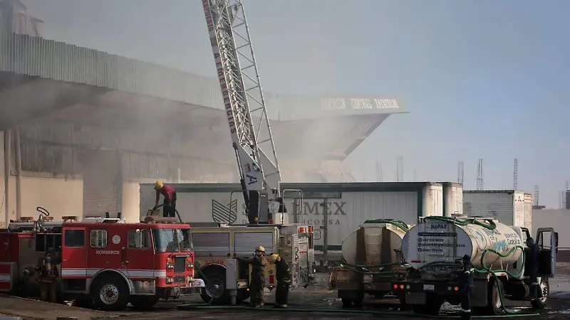 Pérdida total tras incendio en bodega de Alimentación del Bienestar en Zacatecas