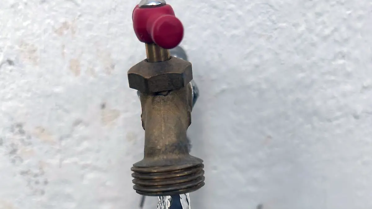 Llave de agua potable